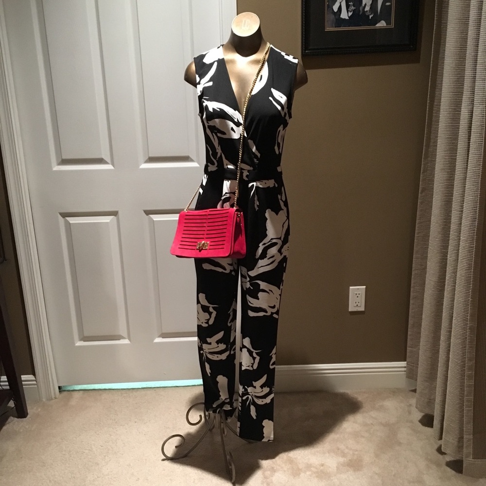 Jumpsuit - Picture 4 of 7
